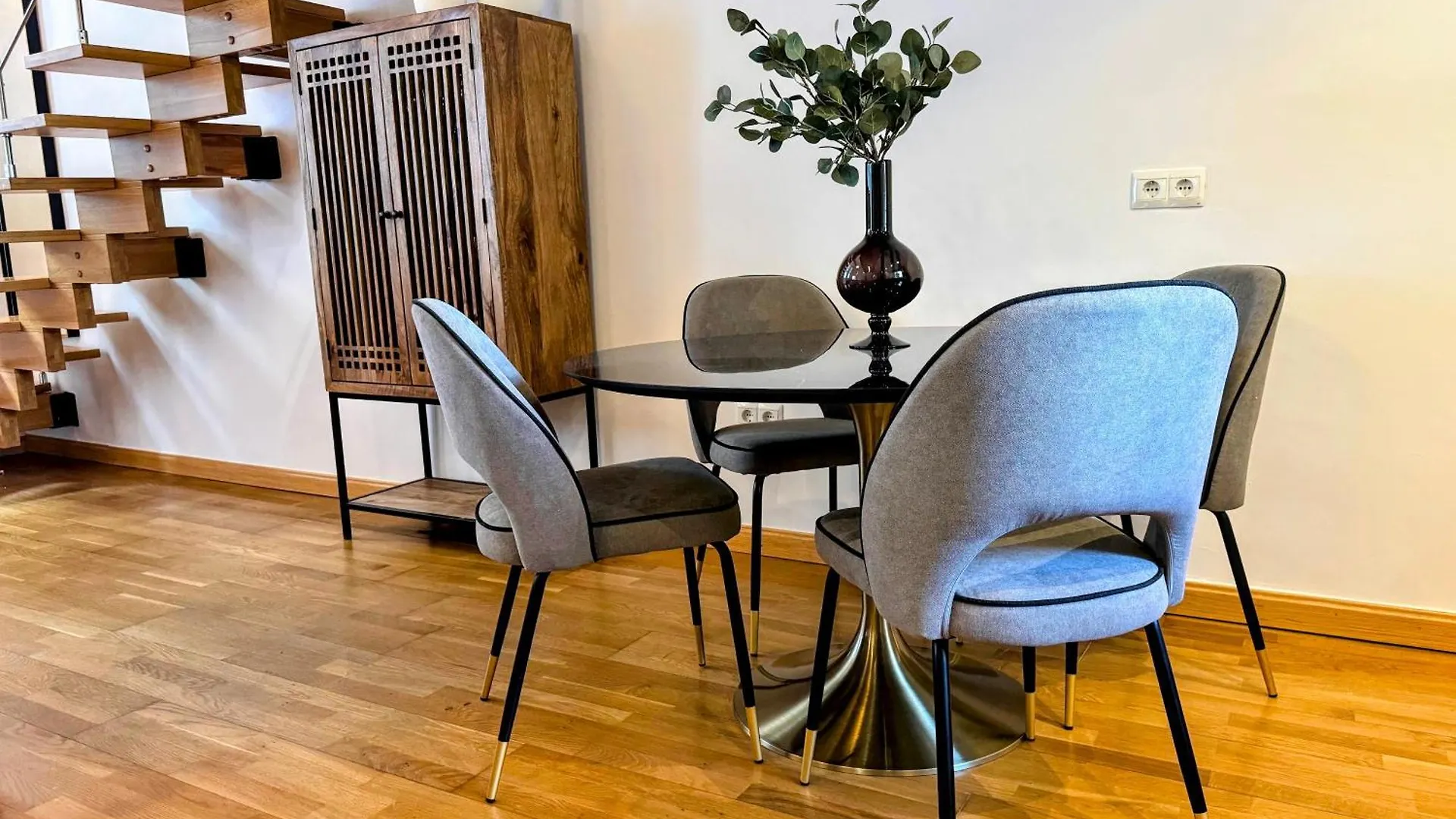 Misterhost Loft Alameda Apartment Seville Spain